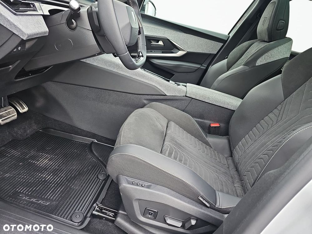 Peugeot 5008 1.2 PureTech mHEV GT S&S e-DCS6 - 10
