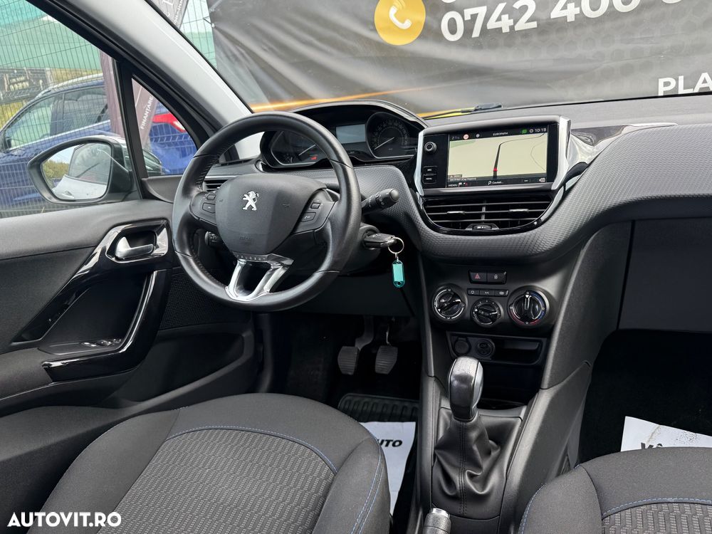 Peugeot 208 PureTech 110 Stop & Start Tech Edition - 5