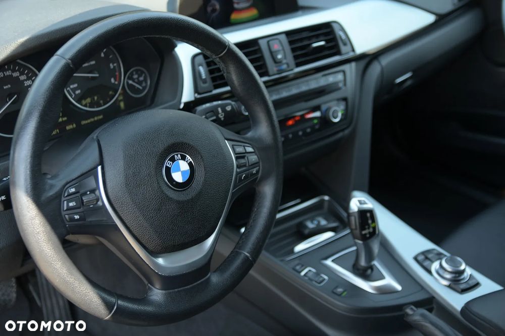 BMW Seria 3 318d Blue Performance Luxury Line - 28