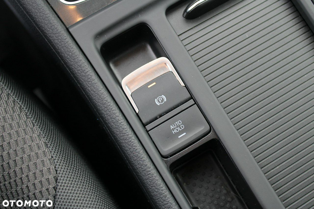 Volkswagen Golf - 30