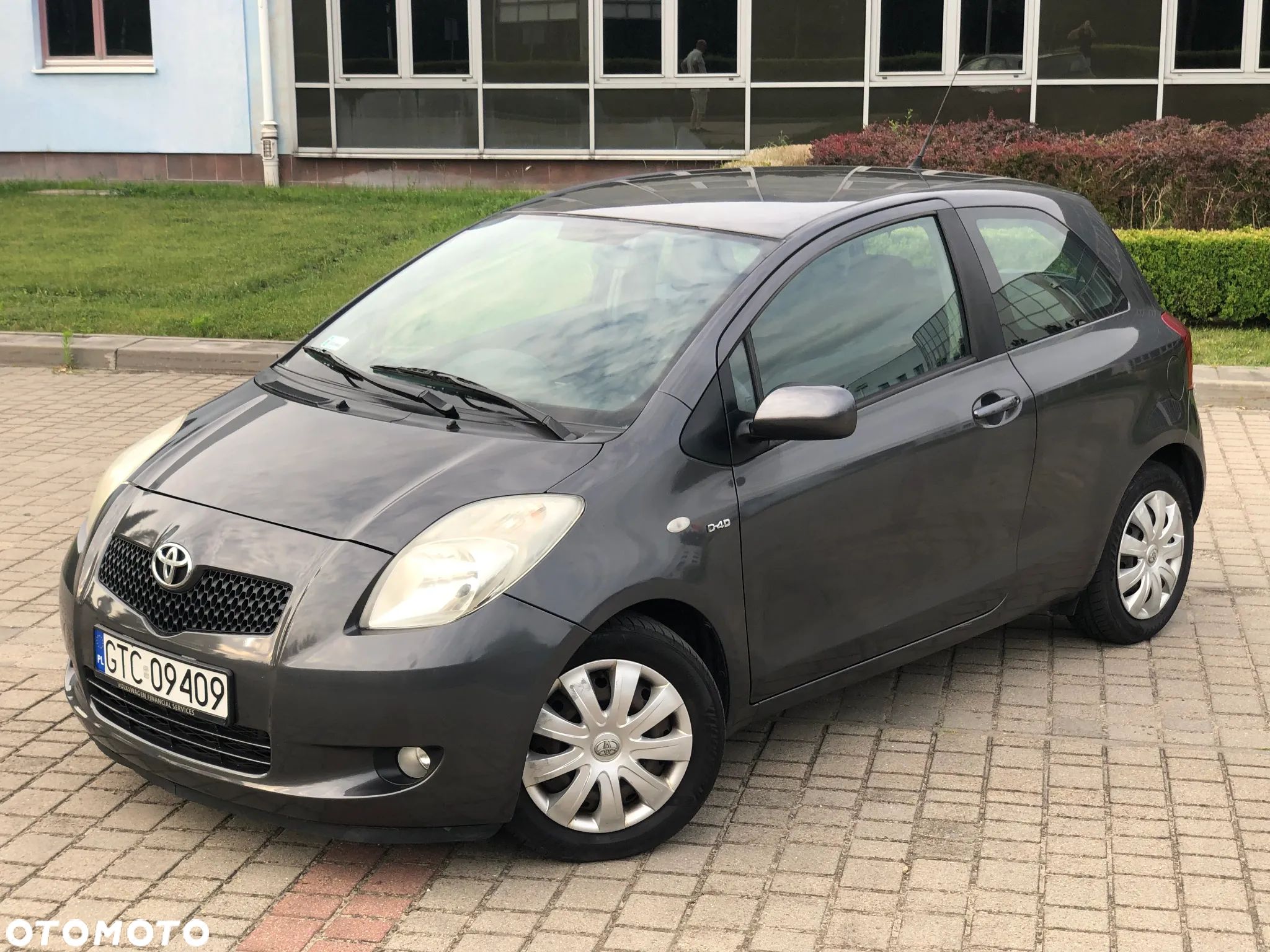 Toyota Yaris - 1