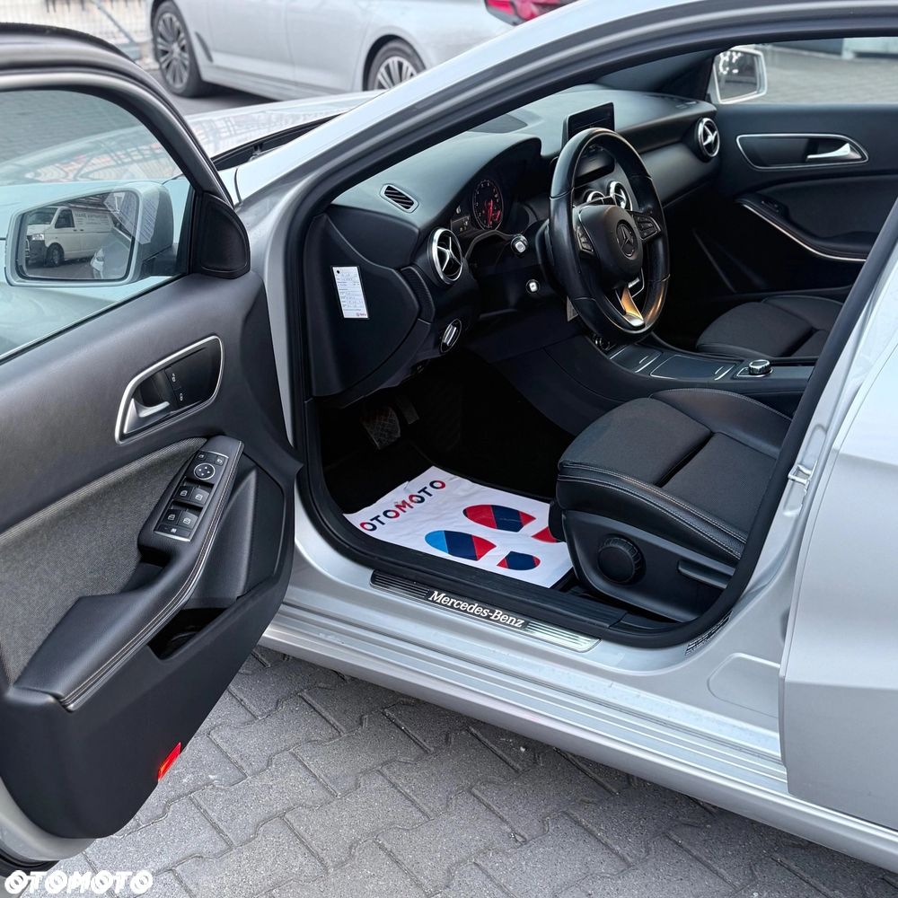 Mercedes-Benz Klasa A 180 7G-DCT Style - 28
