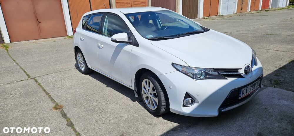 Toyota Auris 1.6 Premium Comfort - 2