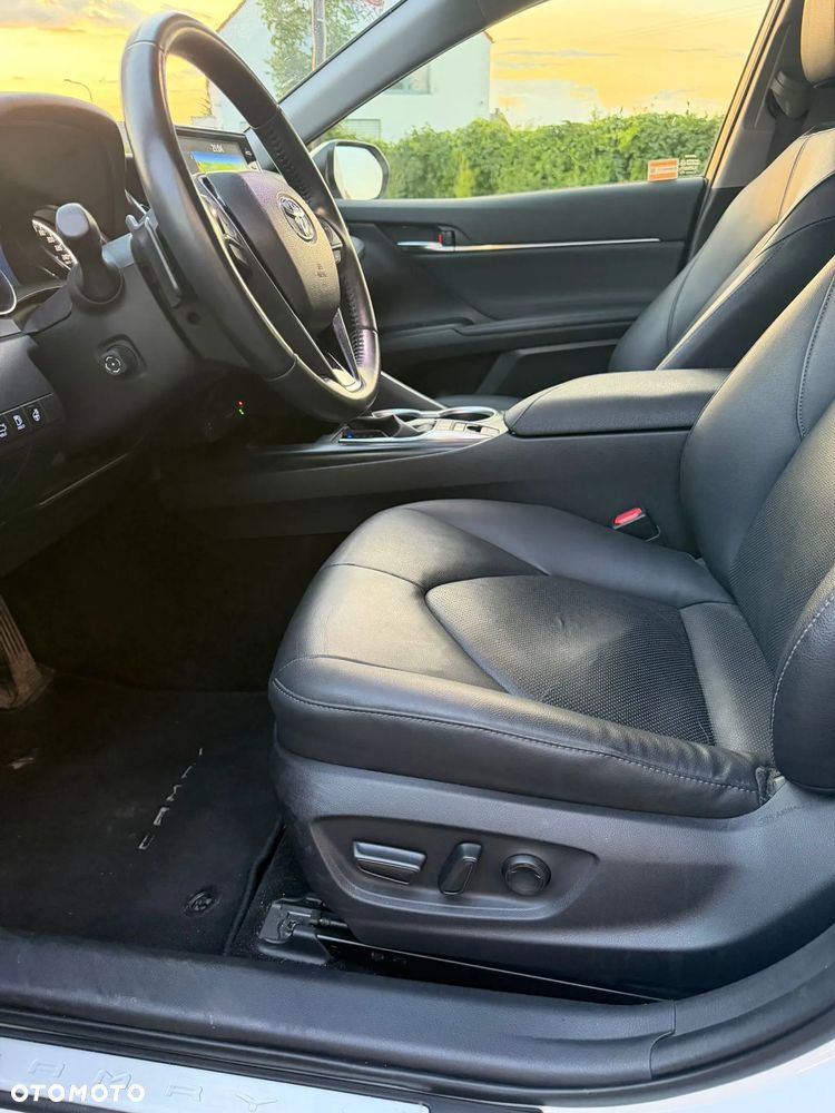 Toyota Camry 2.5 Hybrid Executive CVT - 3