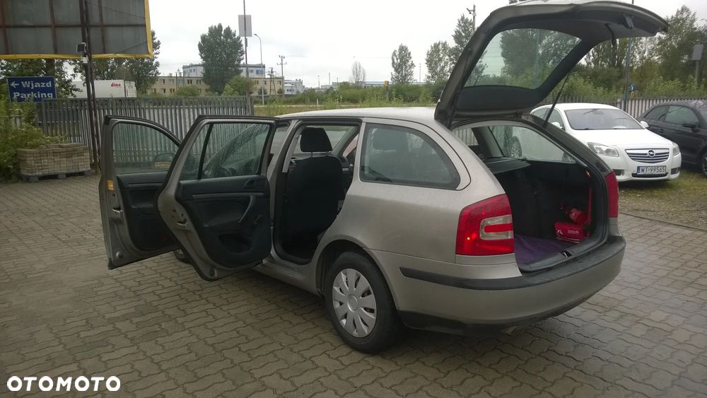 Skoda Octavia 1.6 Ambition - 17