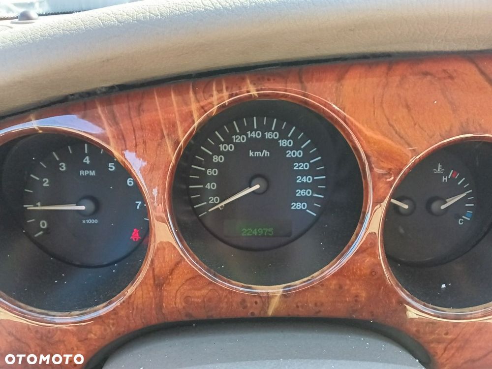 Jaguar XK8 - 21
