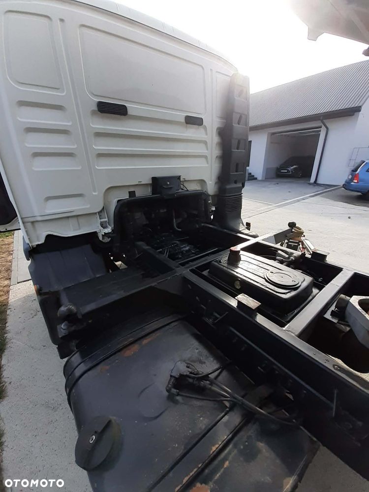 MAN TGL 12.180 4X2 BL - 11