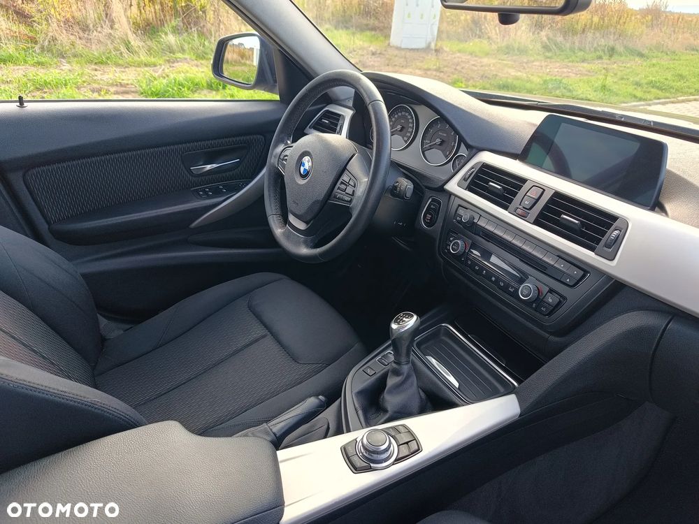 BMW Seria 3 320d - 17