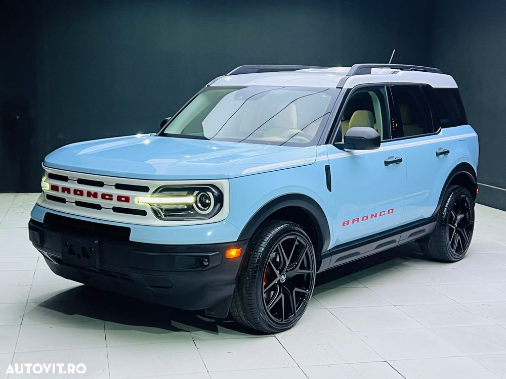 Ford Bronco - 10