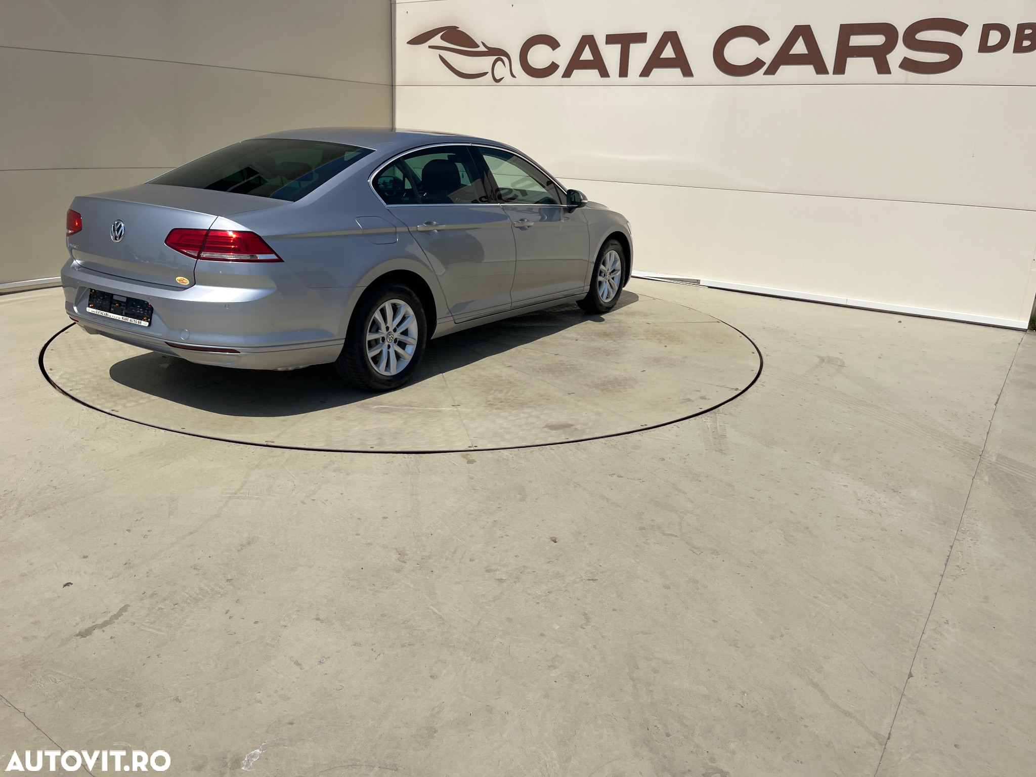 Volkswagen Passat - 15