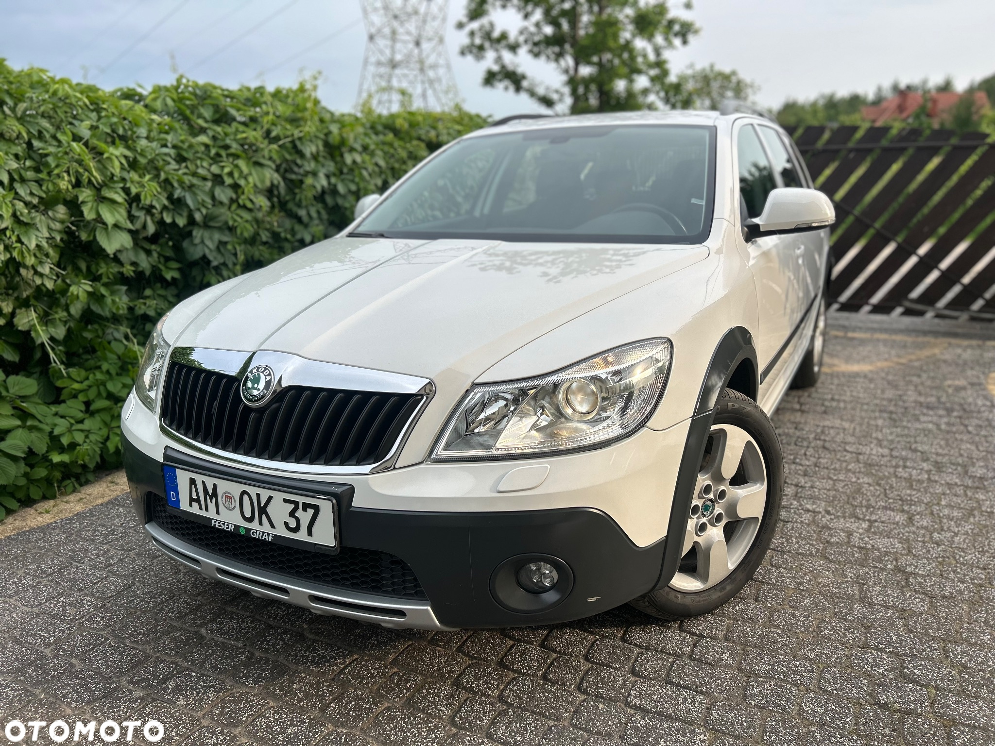 Skoda Octavia Combi 2.0 TDI DPF 4x4 Scout - 4