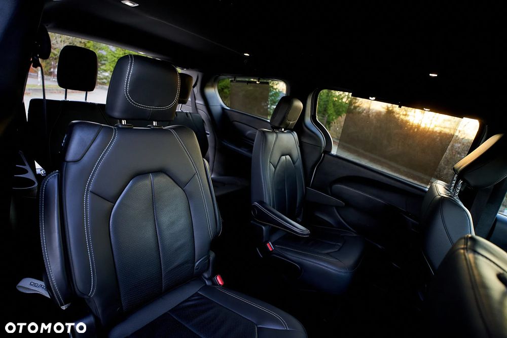 Chrysler Pacifica - 38