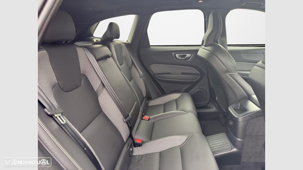 Volvo XC 60 2.0 T6 PHEV Plus Dark AWD - 16