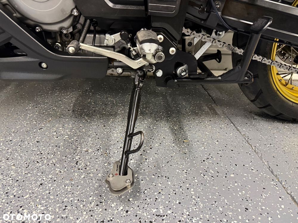 Suzuki V-STROM - 16
