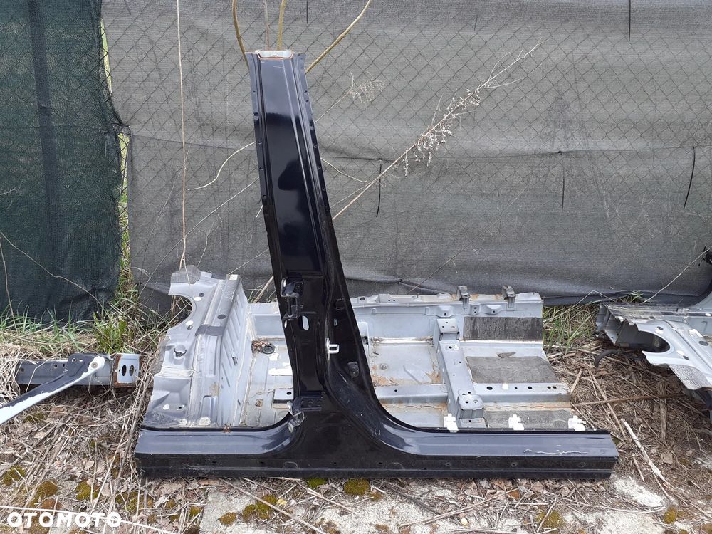 12244 Słupek próg prawy Nissan X-TRAIL T32 14- - 2