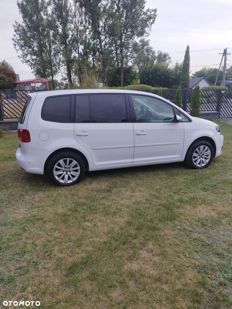 Volkswagen Touran - 11