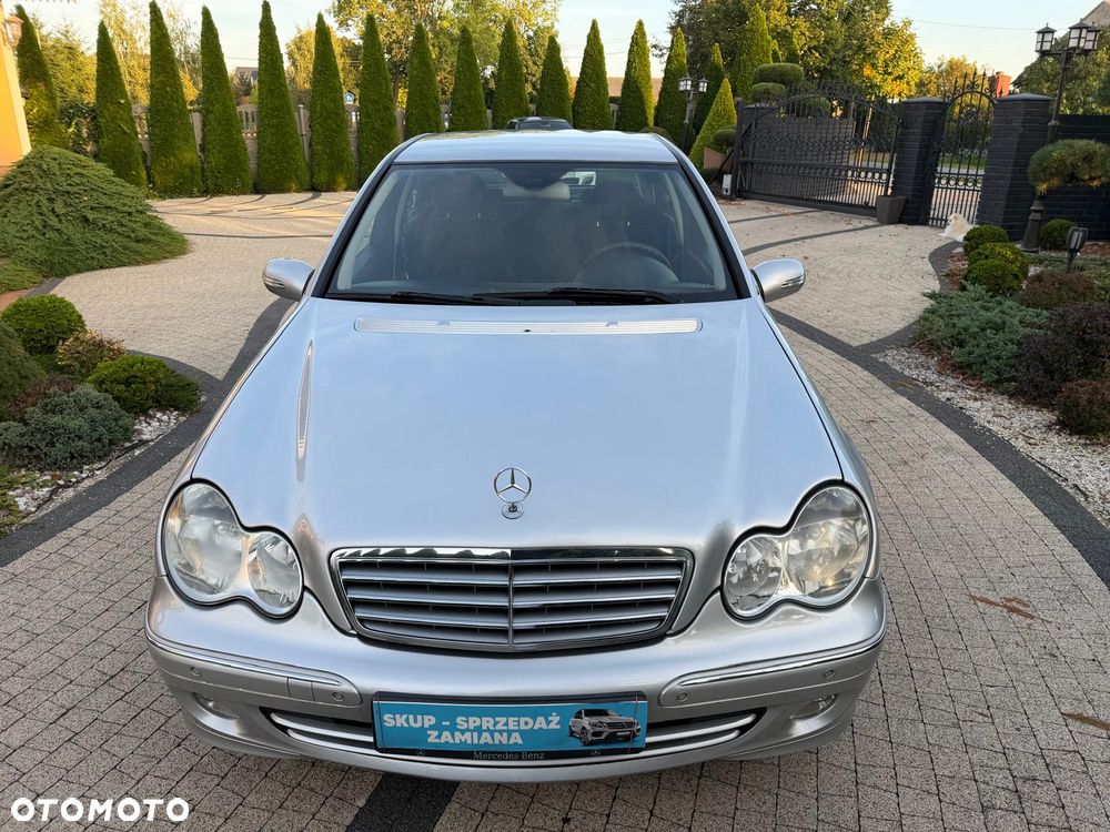 Mercedes-Benz Klasa C 180 Kompressor Elegance Sport Edition - 29