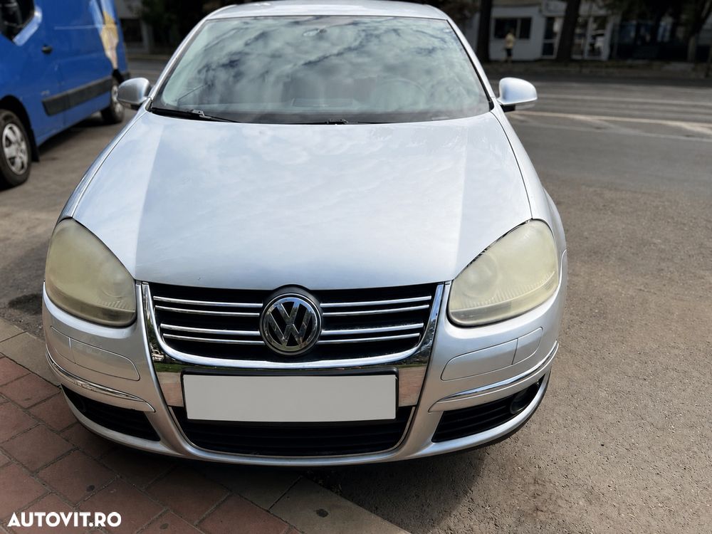 Volkswagen Jetta 1.6 Comfortline - 3