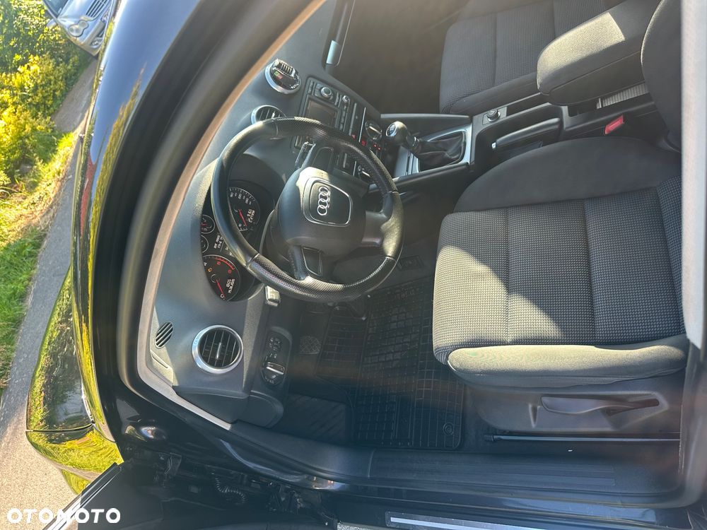 Audi A3 Sportback 2.0 TDI DPF Ambiente - 8