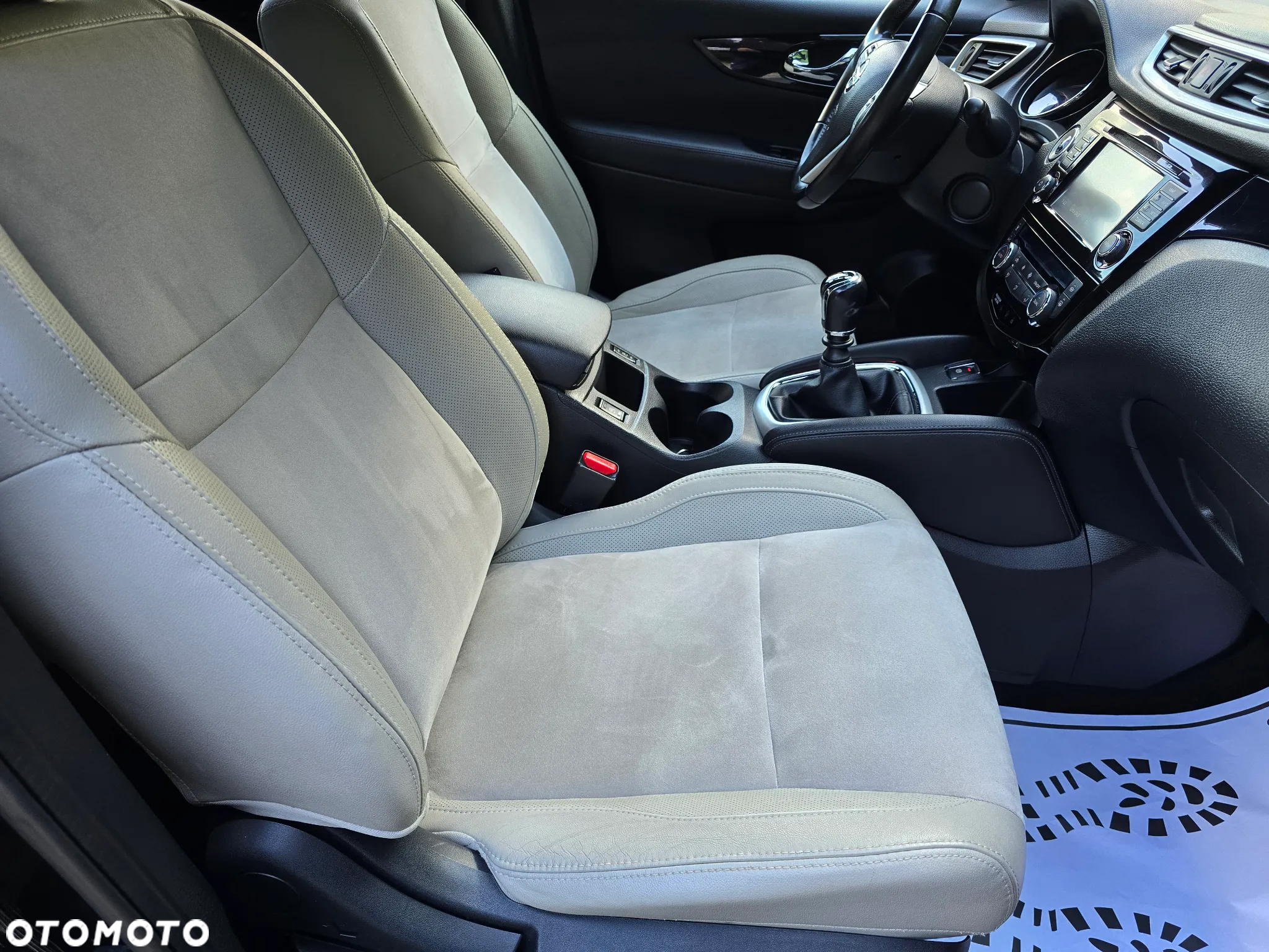 Nissan Qashqai 1.6 DCi 4x4 Tekna+ - 17