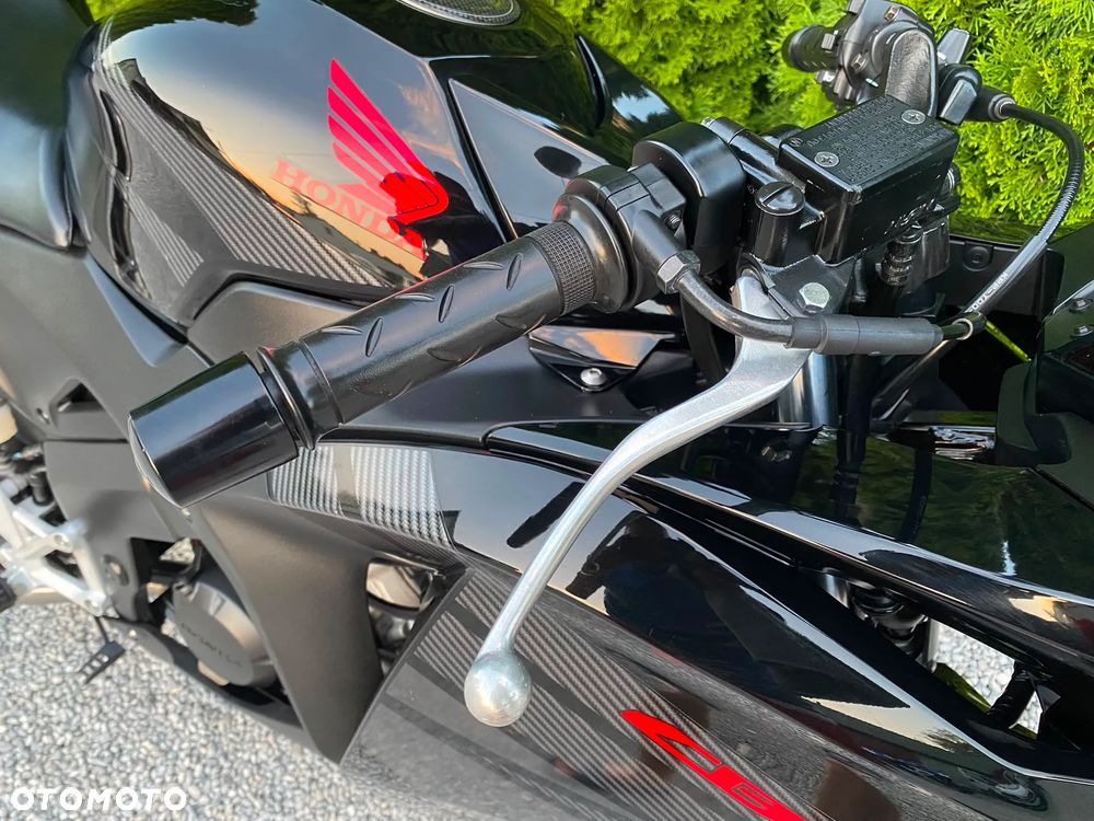 Honda CBR - 23