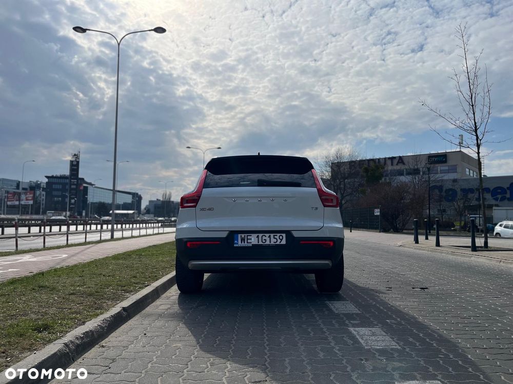 Volvo XC 40 T3 Momentum Pro - 12