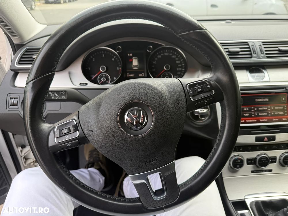 Volkswagen Passat Variant 2.0 TDI BlueMotion Technology Business Edition - 16