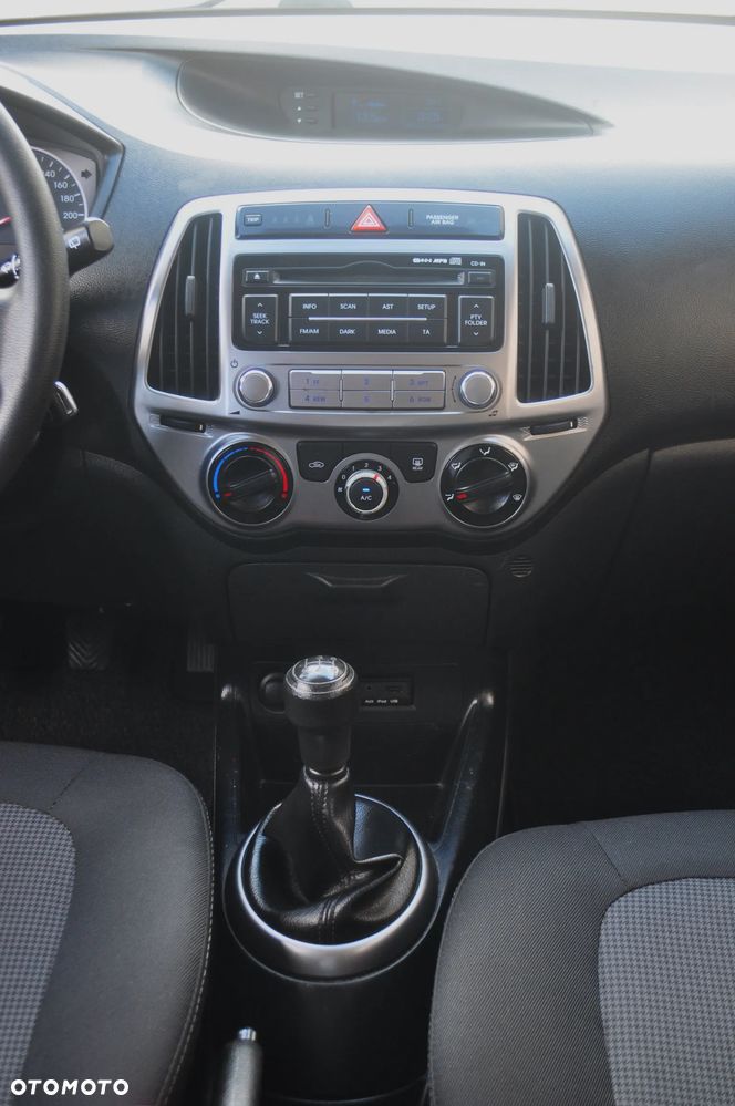 Hyundai i20 1.2 Intro Edition - 18