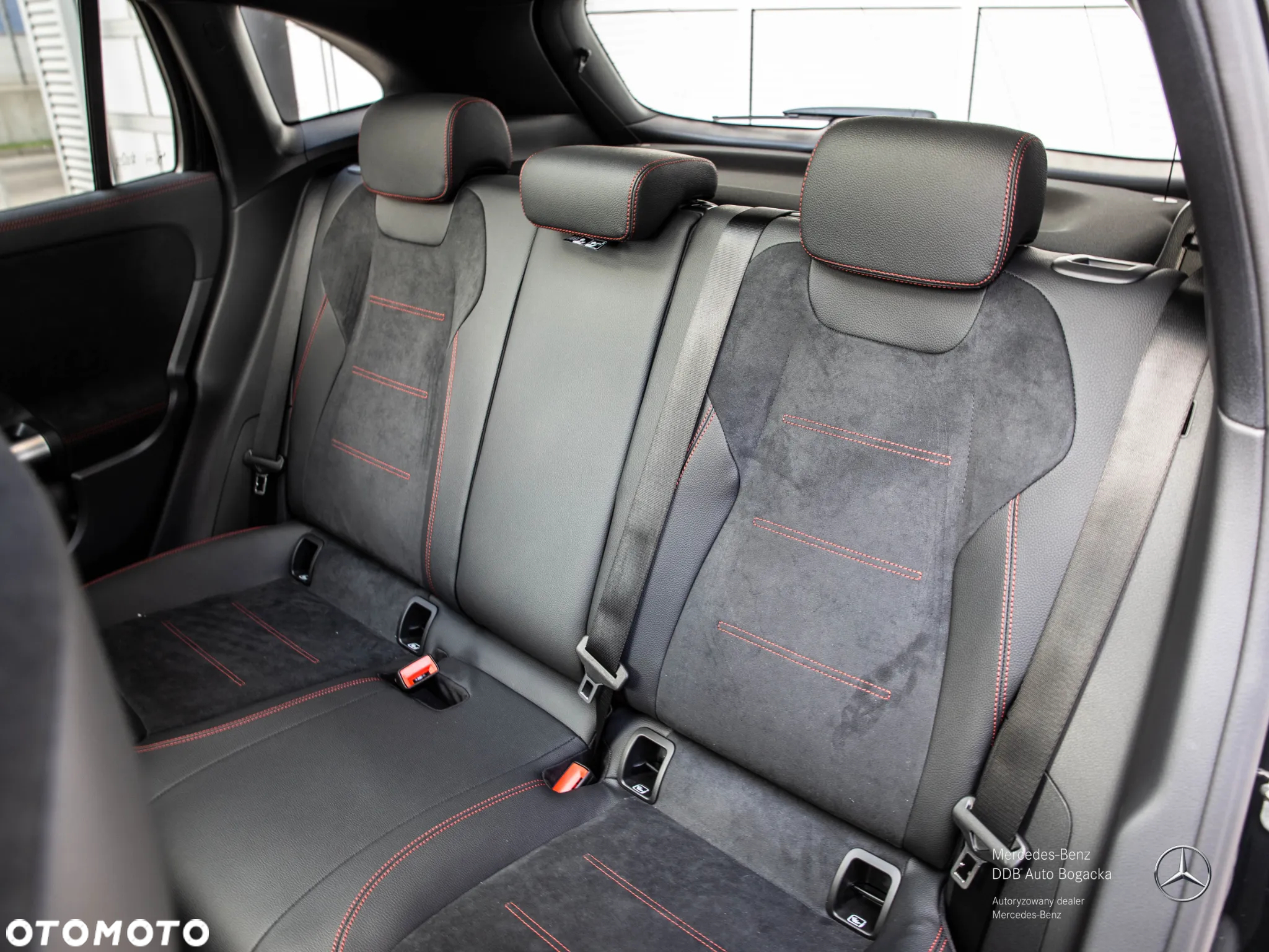 Mercedes-Benz GLA 220 d 4-Matic AMG Line - 12
