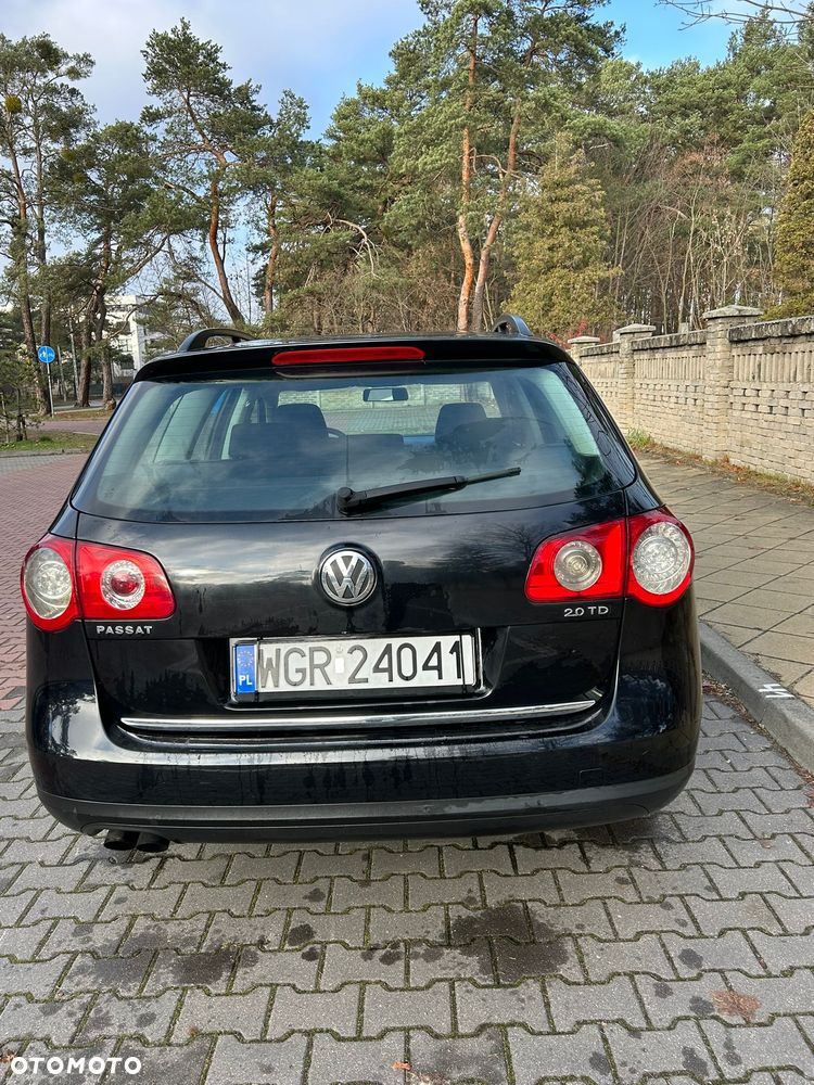 Volkswagen Passat 2.0 TDI Comfortline - 11