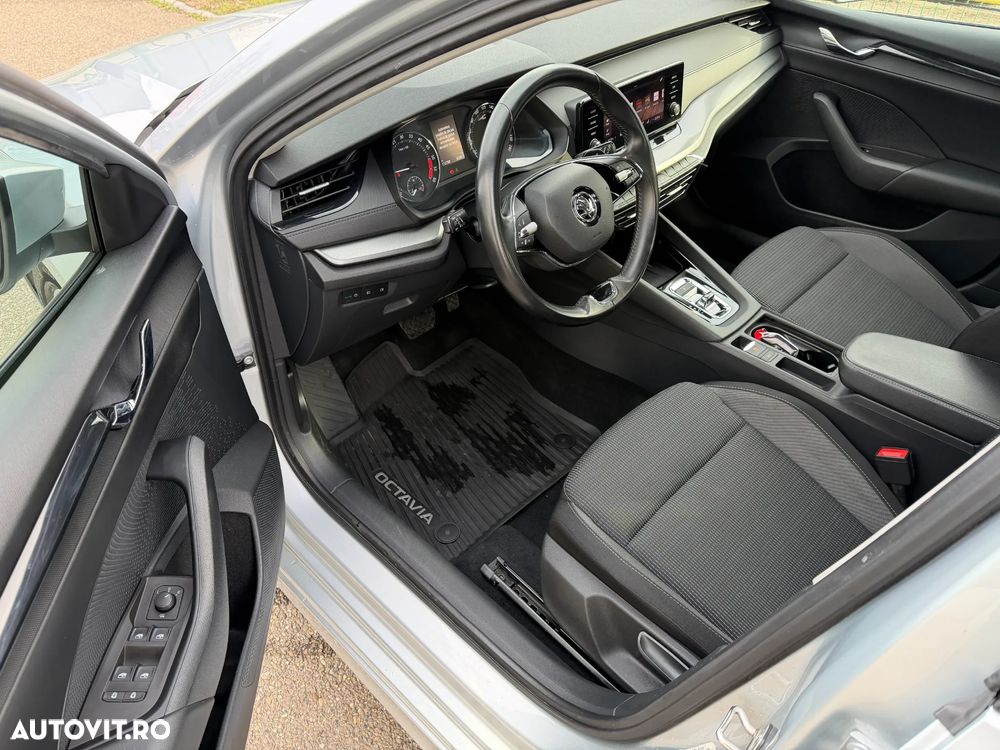 Skoda Octavia 2.0 TDI DSG Ambition - 11