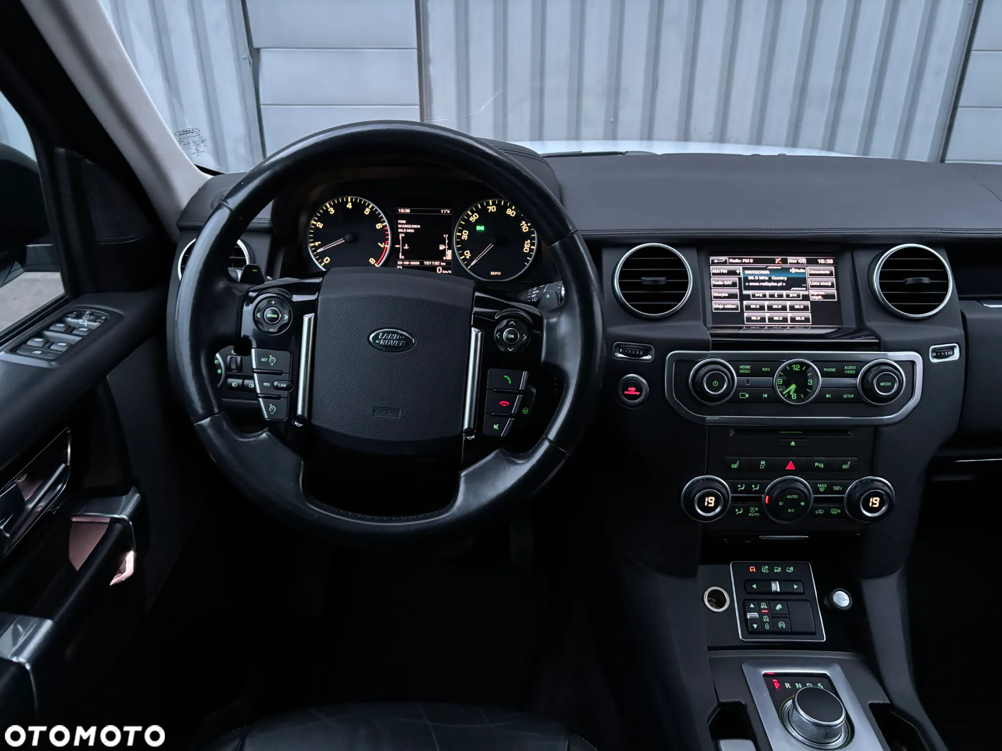 Land Rover Discovery IV 3.0 V6 SC Landmark - 19