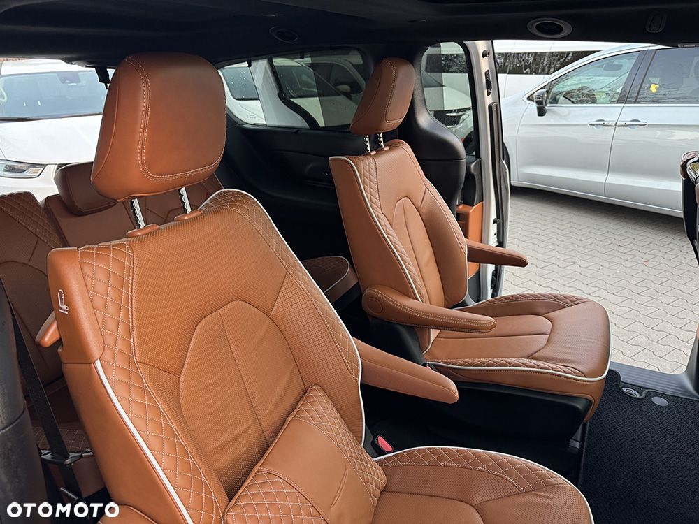 Chrysler Pacifica - 9