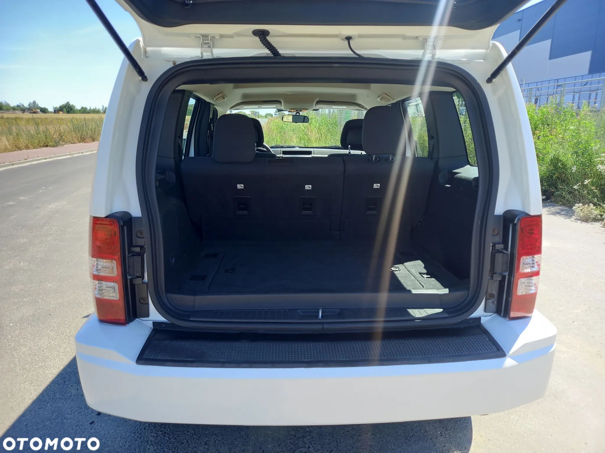 Jeep Liberty - 10