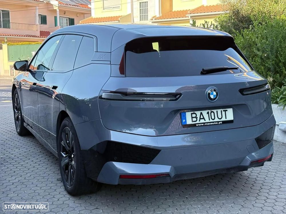 BMW iX xDrive 50 Pack Desportivo - 22
