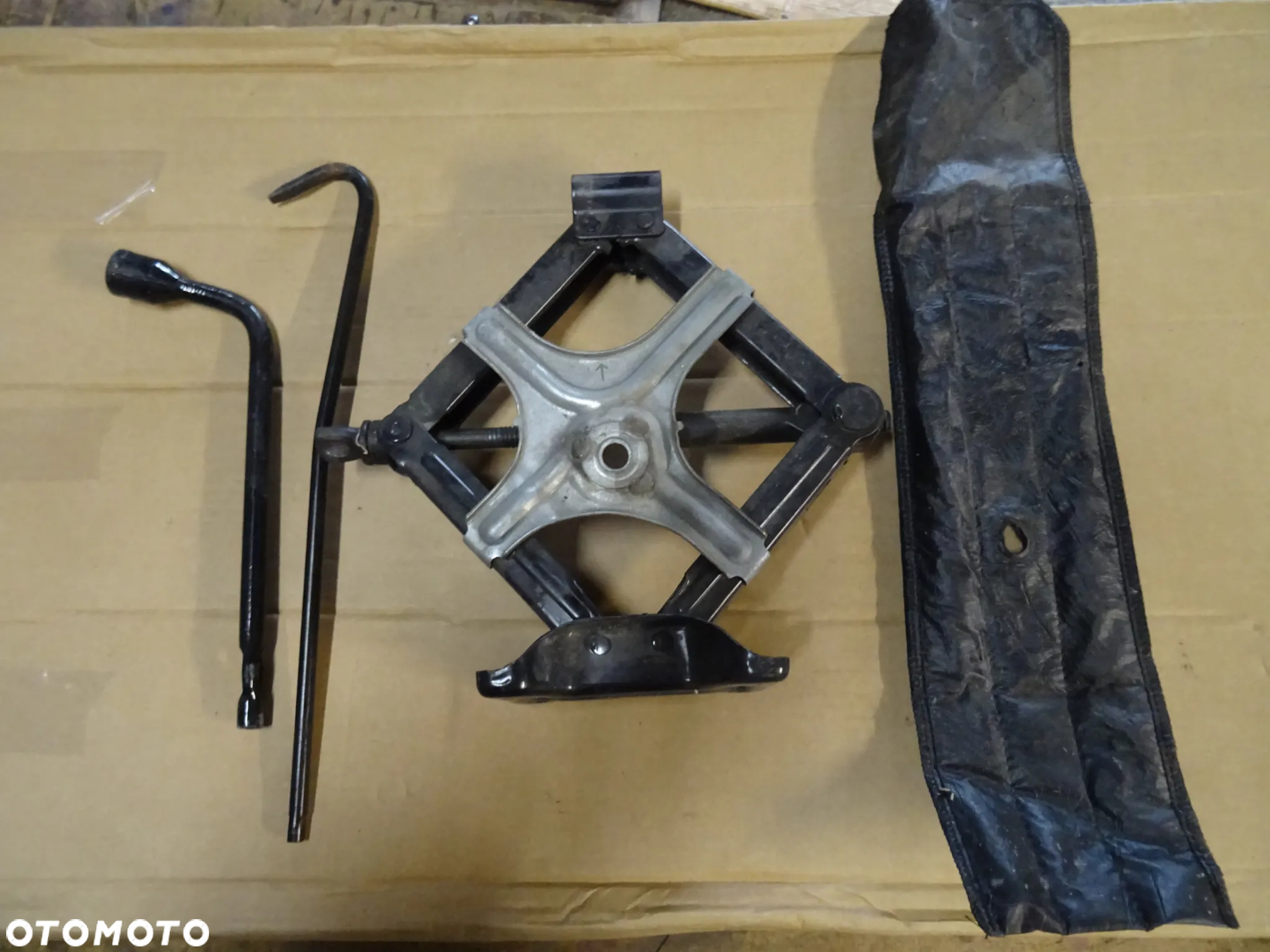 DACIA DUSTER SILNIK MECHANIZM WYCIERACZEK PRZOD KOMPLET CZESCI ROZNE WARTO PYTAC WYSYLKA - 17