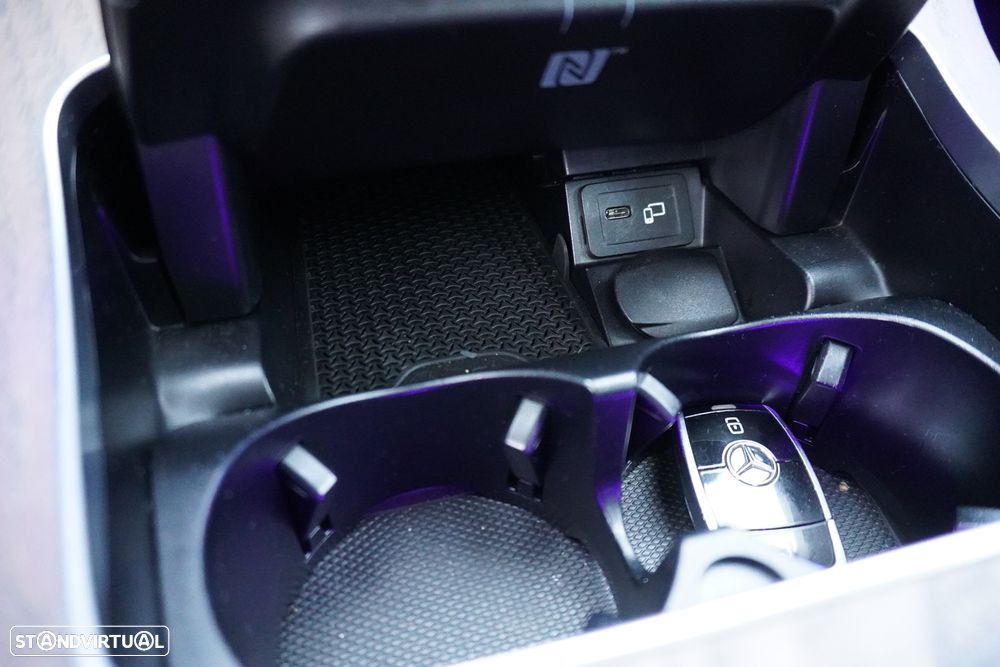 Mercedes-Benz E 300 de 4Matic 9G-TRONIC AMG Line - 40