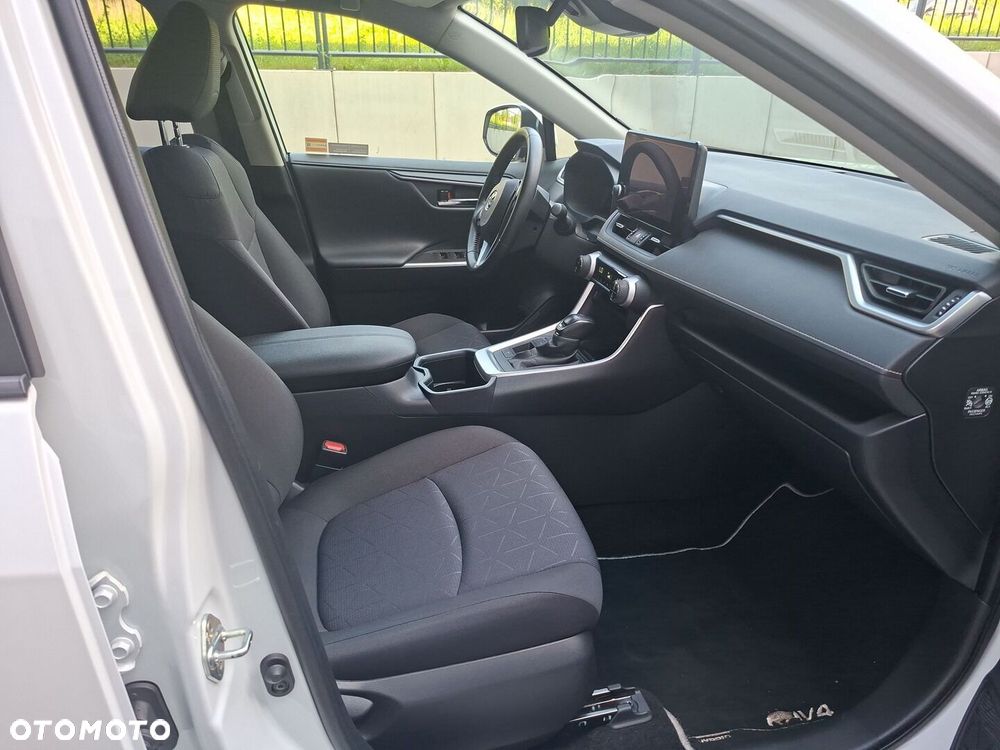 Toyota RAV4 - 10