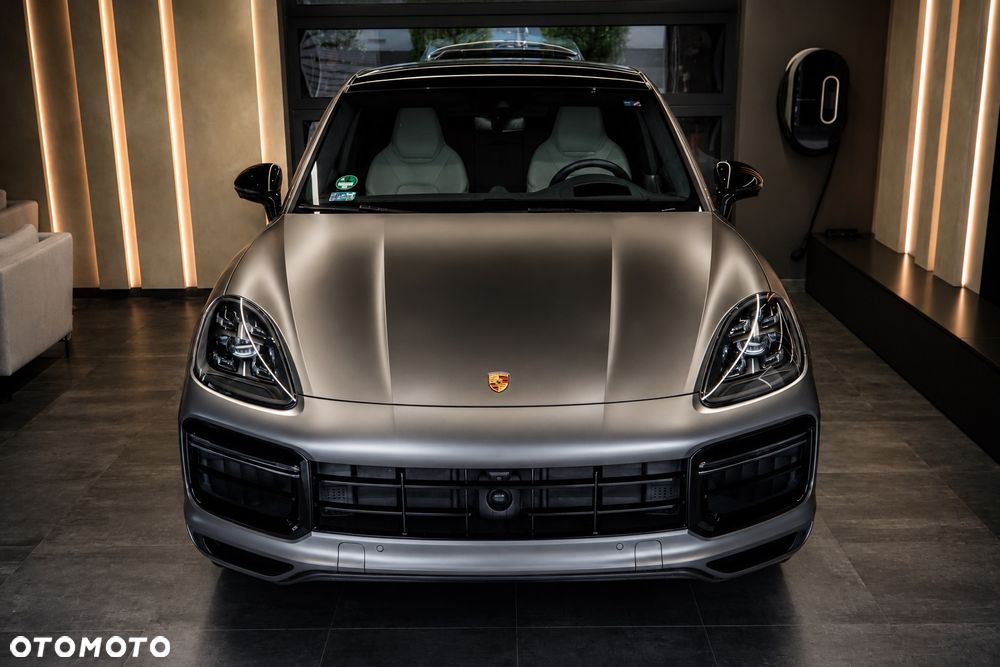 Porsche Cayenne - 4