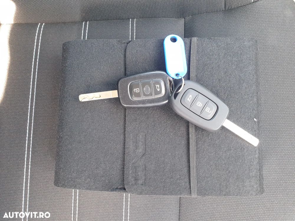 Dacia Logan TCe 90 MT6 Prestige - 37