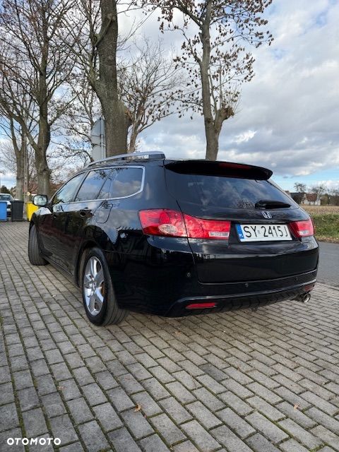 Honda Accord 2.0 Executive Nav - 2