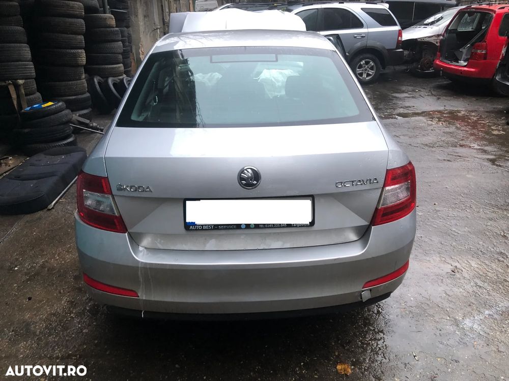 Dezmembrez Skoda Octavia 2014 diesel gri argintiu - 4