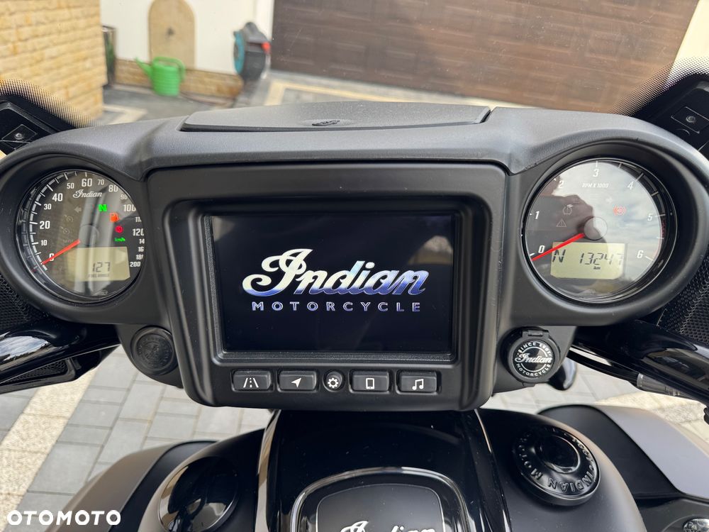 Indian Roadmaster - 8