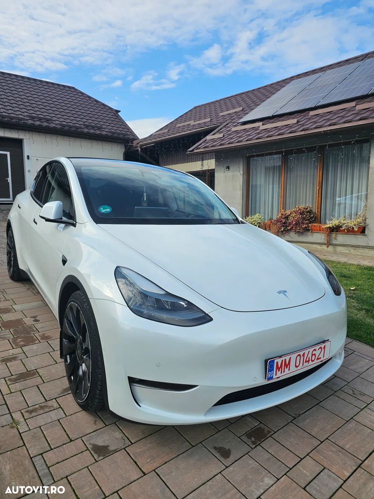 Tesla Model Y 2022 photo 2