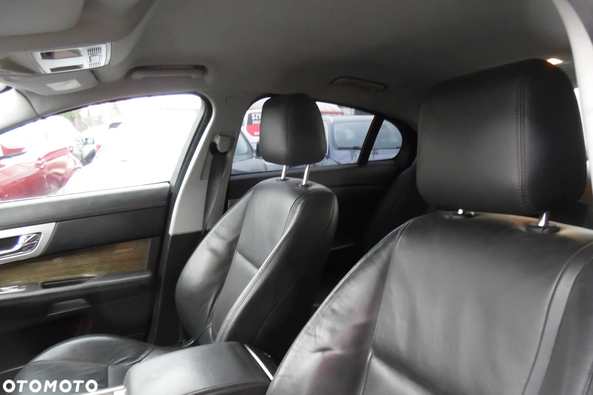 Jaguar XF 2.0 Turbo - 8