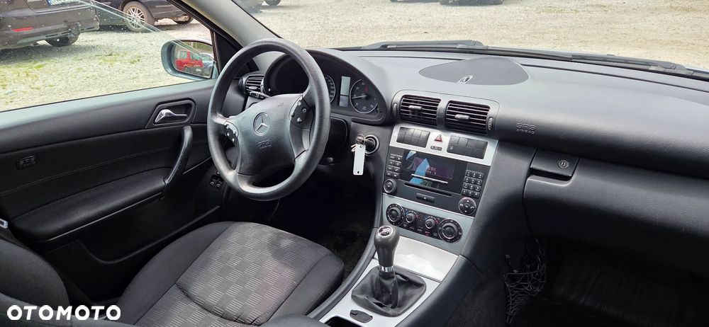 Mercedes-Benz Klasa C 180 T Kompressor Classic - 13