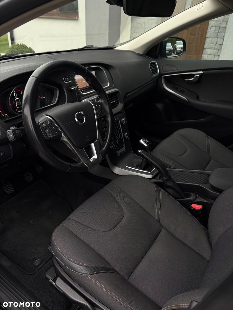 Volvo V40 Cross Country D2 Momentum - 12
