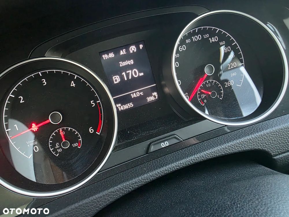 Volkswagen Golf 2.0 TDI SCR DSG R-Line - 18