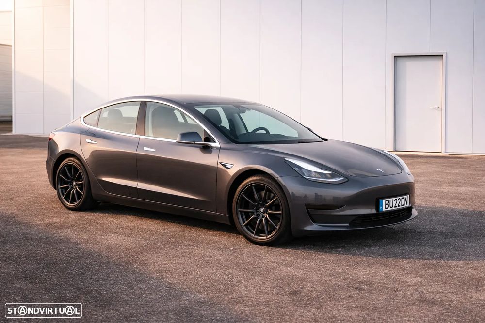 Tesla Model 3 Standard Range Plus RWD - 3