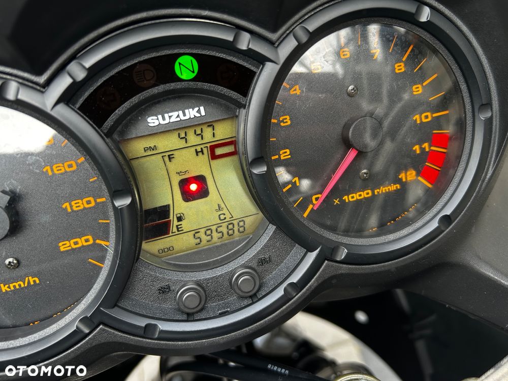 Suzuki V-STROM - 9